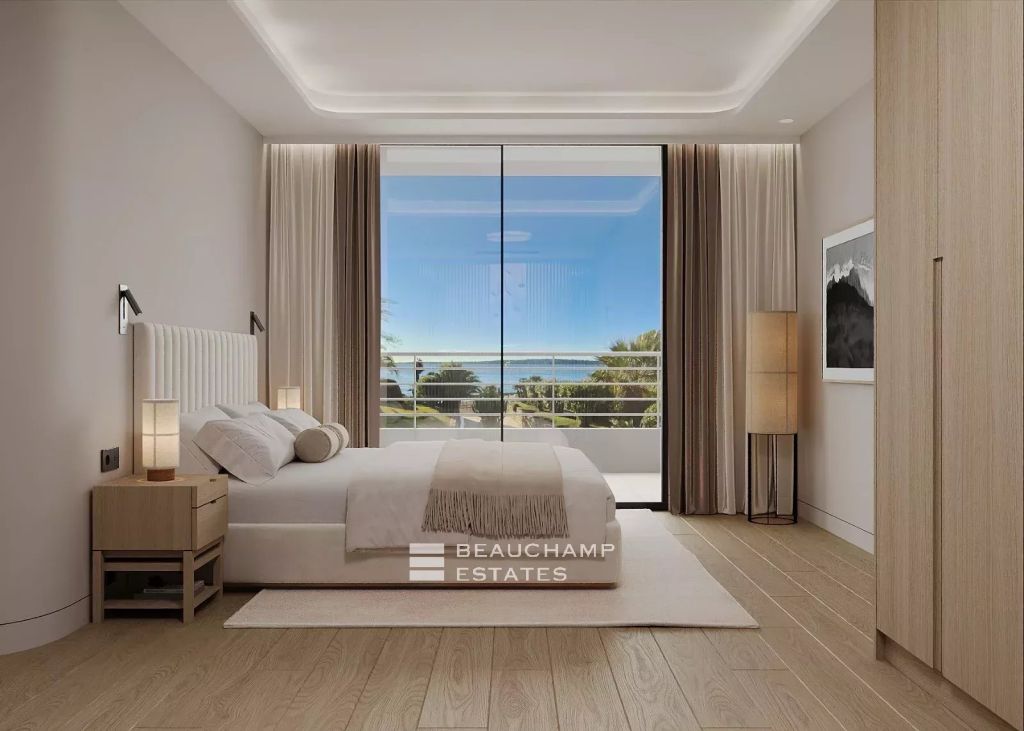 Three-bedroom apartment with sea view – Palm Beach