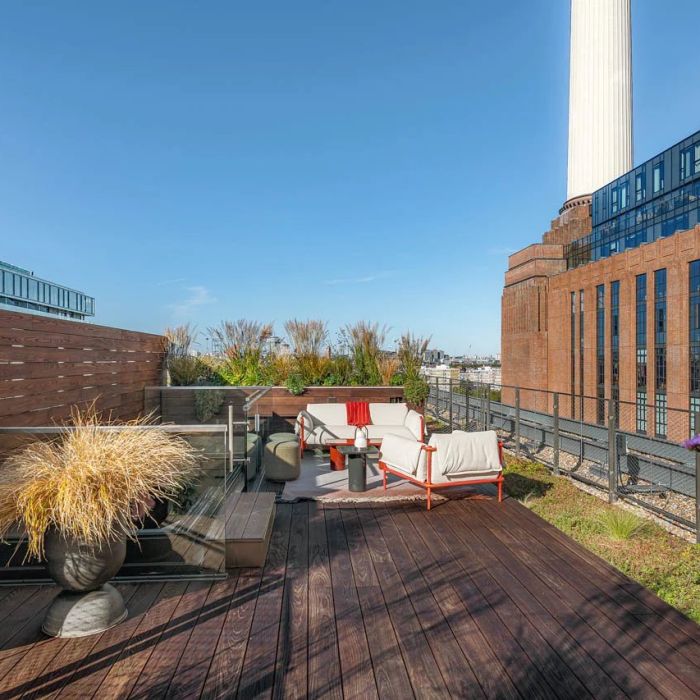 Triplex penthouse with roof terrace at Battersea Power Station