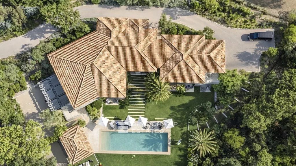 Ultra luxurious contempory villa in the prestigious Parcs de Saint-Tropez domain