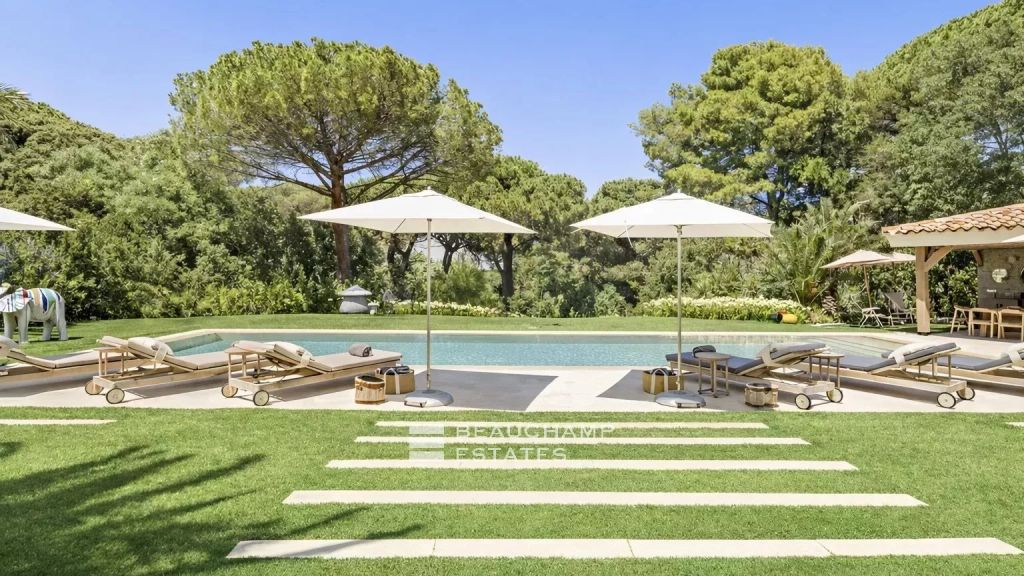 Ultra luxurious contempory villa in the prestigious Parcs de Saint-Tropez domain