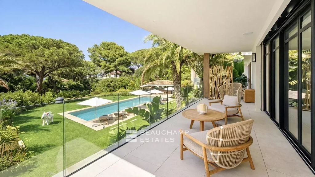 Ultra luxurious contempory villa in the prestigious Parcs de Saint-Tropez domain