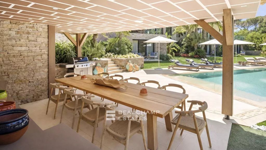 Ultra luxurious contempory villa in the prestigious Parcs de Saint-Tropez domain