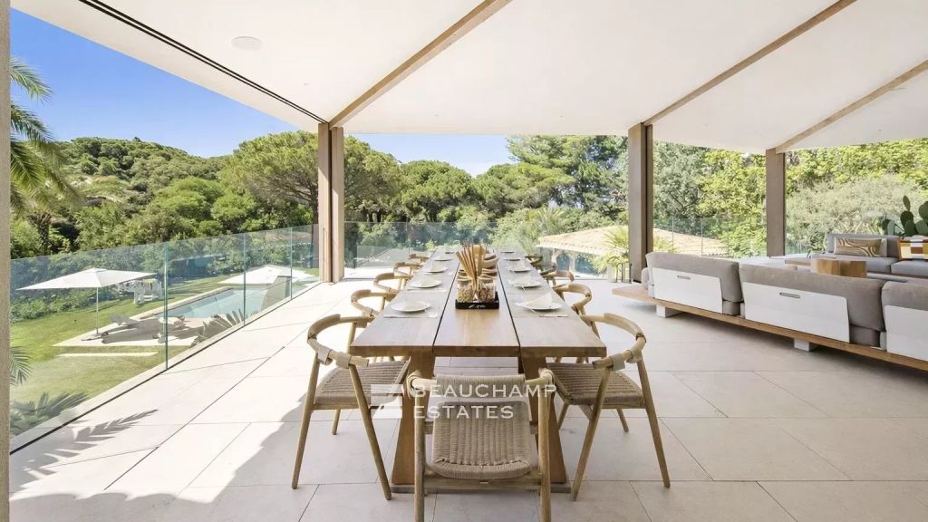 Ultra luxurious contempory villa in the prestigious Parcs de Saint-Tropez domain