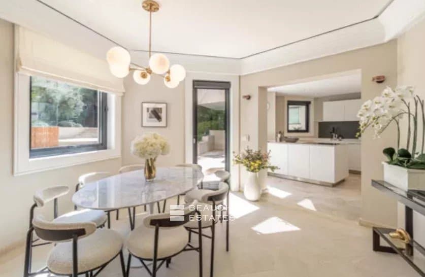 Unique property with private garden and pool Casino View