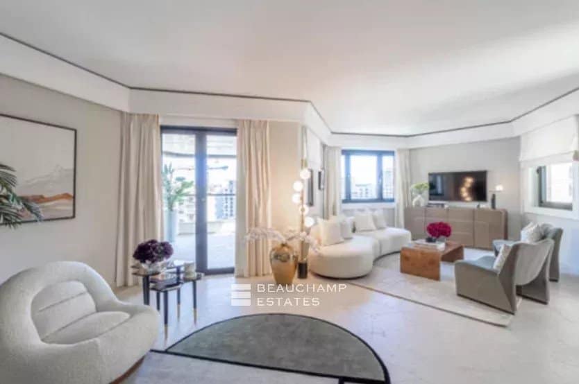 Unique property with private garden and pool Casino View