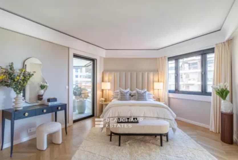 Unique property with private garden and pool Casino View