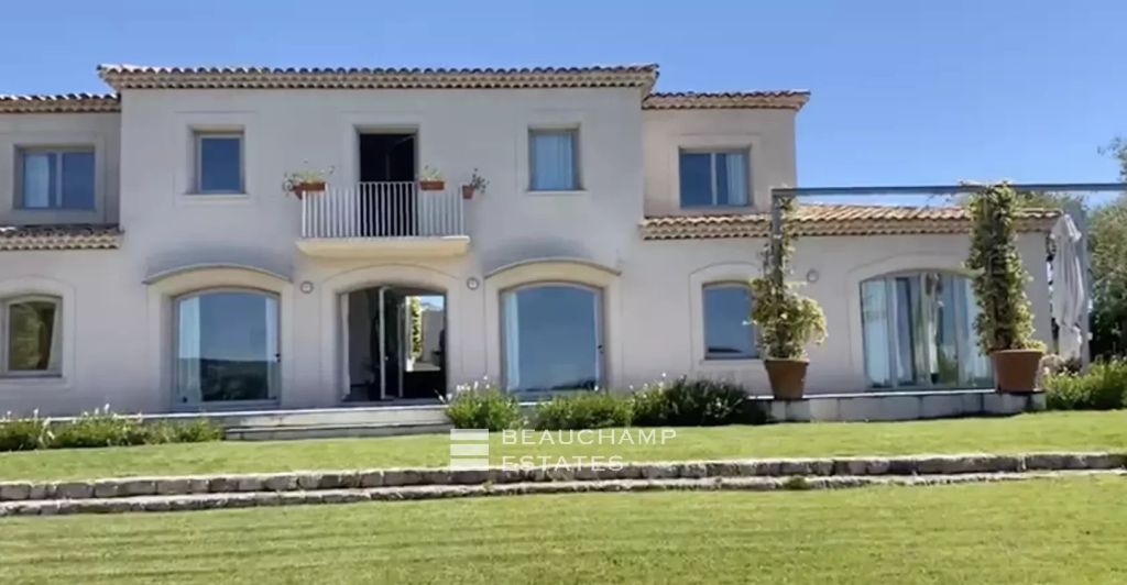 Unique villa with breathtaking seaviews