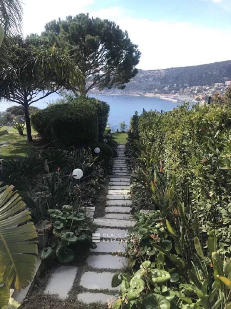 Unique villa with breathtaking seaviews