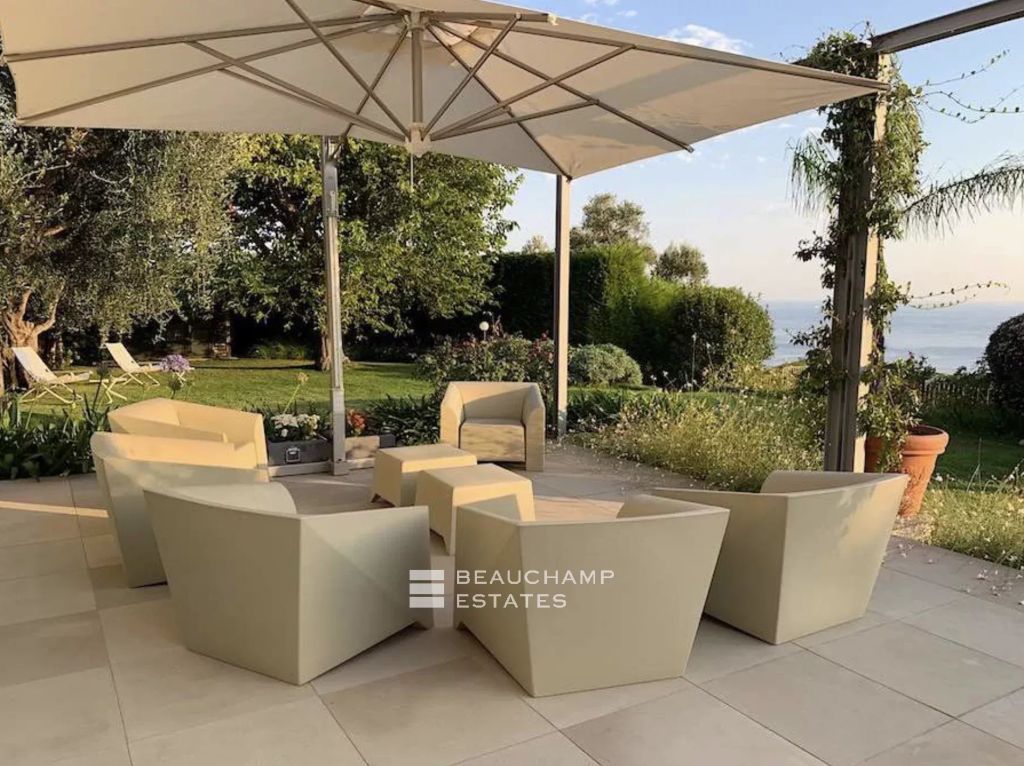 Unique villa with breathtaking seaviews