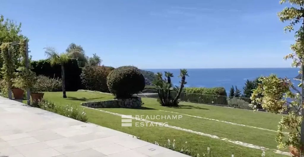 Unique villa with breathtaking seaviews