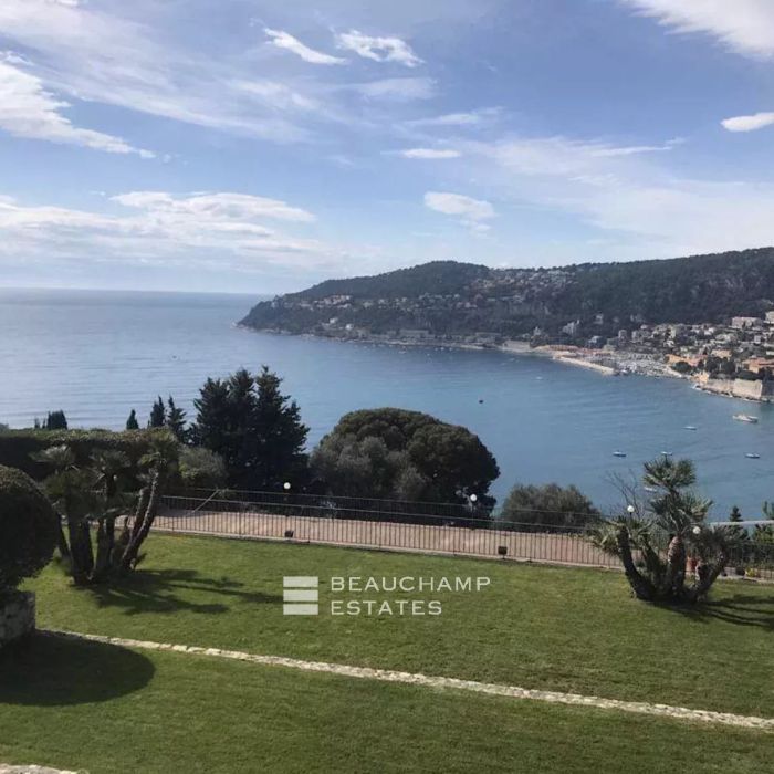Villefranche sur Mer: Villa avec vue imprenable sur la Baie