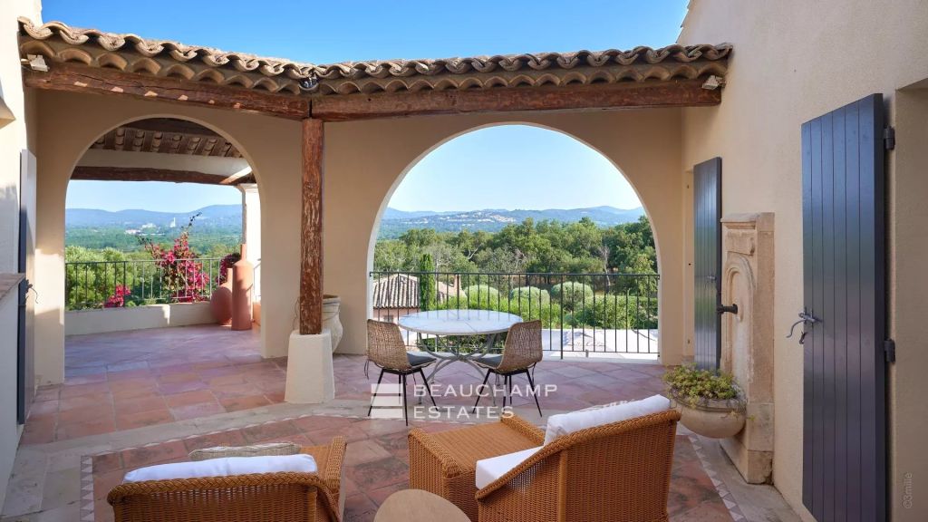 Very beautiful villa with open view and sea view for rent near saint-tropez