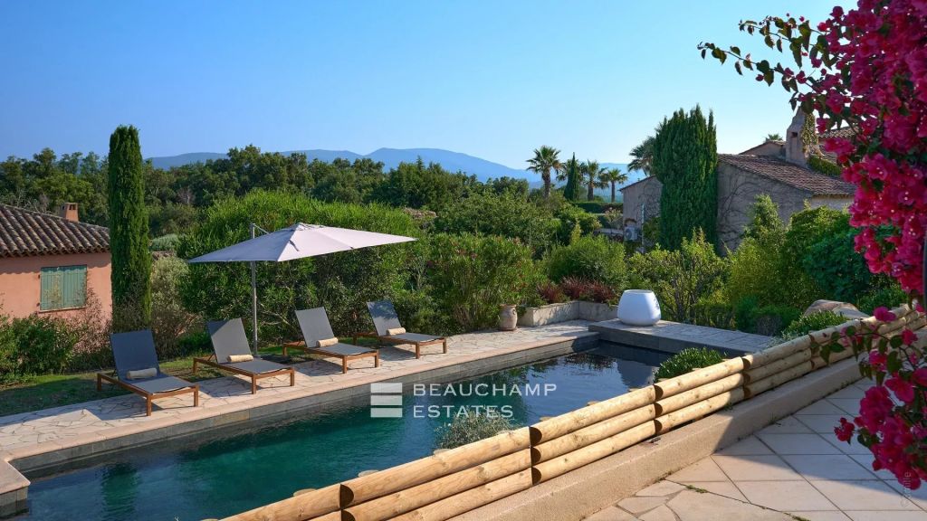 Very beautiful villa with open view and sea view for rent near saint-tropez