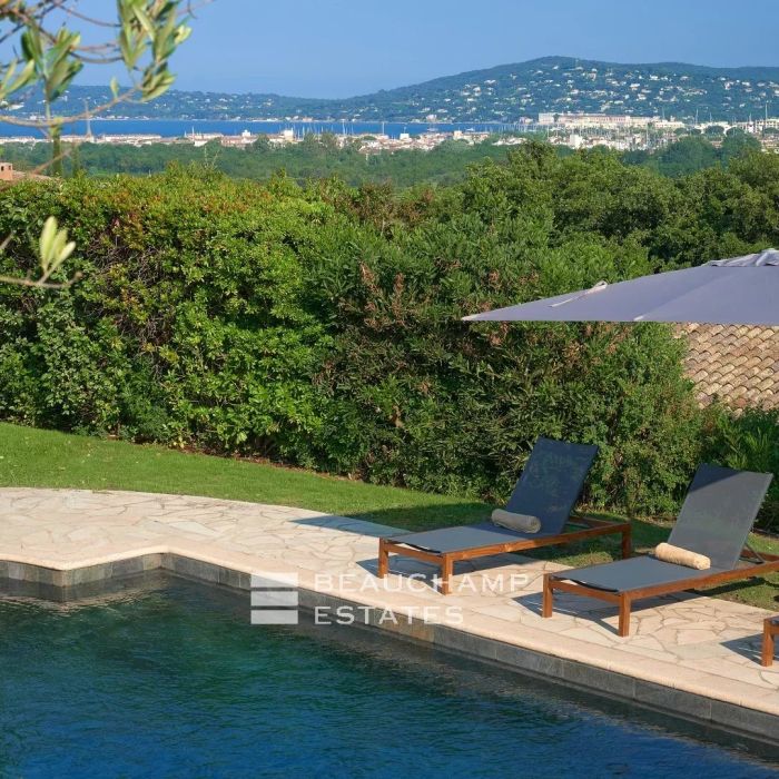 Très belle villa avec vue dégagée et vue mer à louer proche de saint-tropez