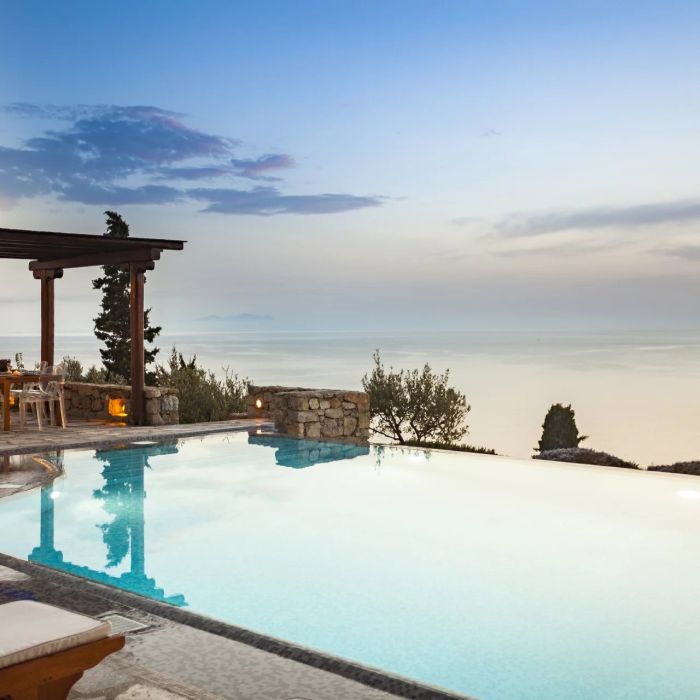 Villa Aphrodite | A beautiful villa facing the Aegean sunset