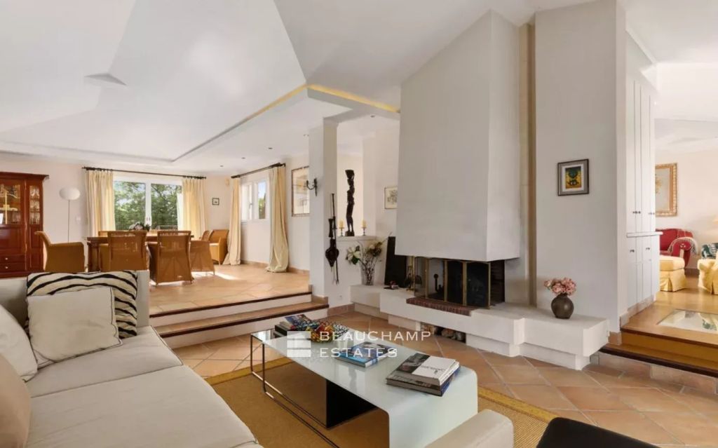 Villa au charme méditerranéen – raffinement dans l’arrière-pays cannois