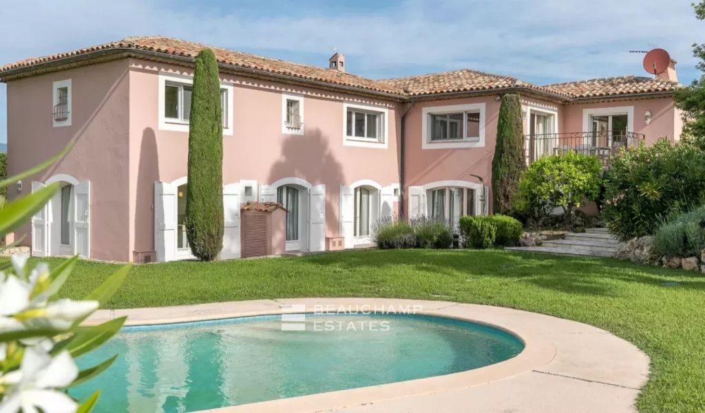 Villa au charme méditerranéen – raffinement dans l’arrière-pays cannois