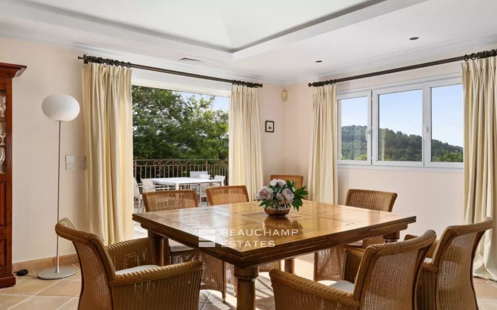 Villa au charme méditerranéen – raffinement dans l’arrière-pays cannois