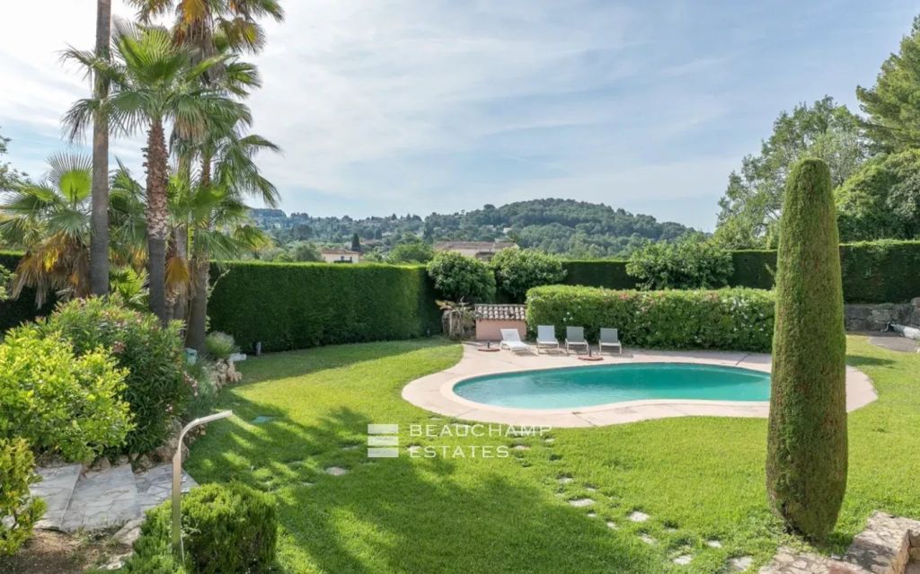 Villa au charme méditerranéen – raffinement dans l’arrière-pays cannois