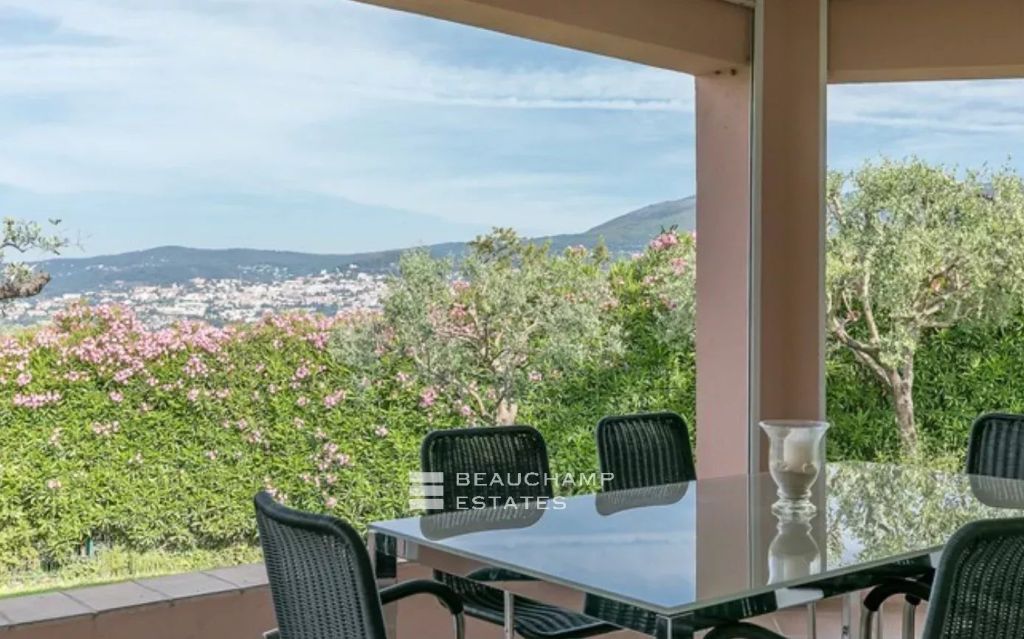 Villa au charme méditerranéen – raffinement dans l’arrière-pays cannois