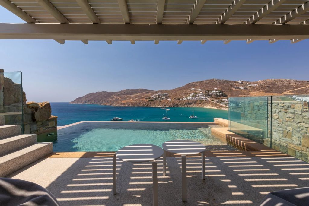 Villa Blue Coral | A beautiful villa overlooking the sea