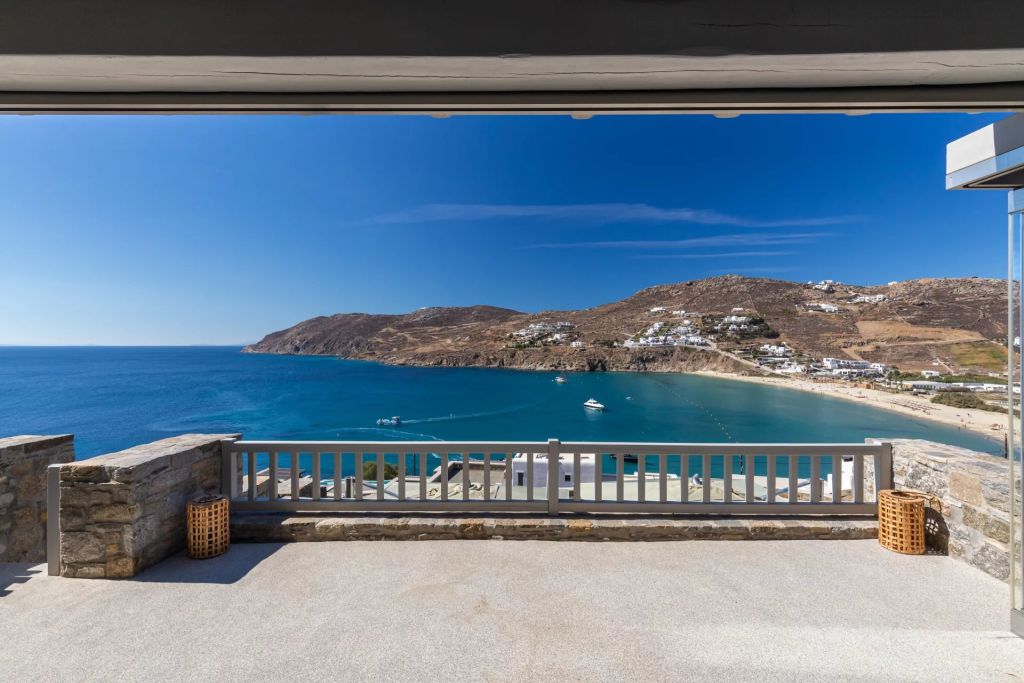 Villa Blue Coral | A beautiful villa overlooking the sea