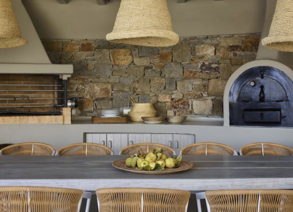 Villa Blue Waves | A big villa located near Kalo Livadi & Kalafatis beach