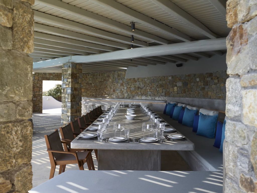 Villa Blue Waves | A big villa located near Kalo Livadi & Kalafatis beach