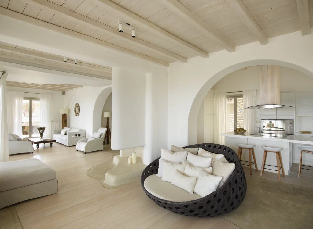 Villa Blue Waves | A big villa located near Kalo Livadi & Kalafatis beach