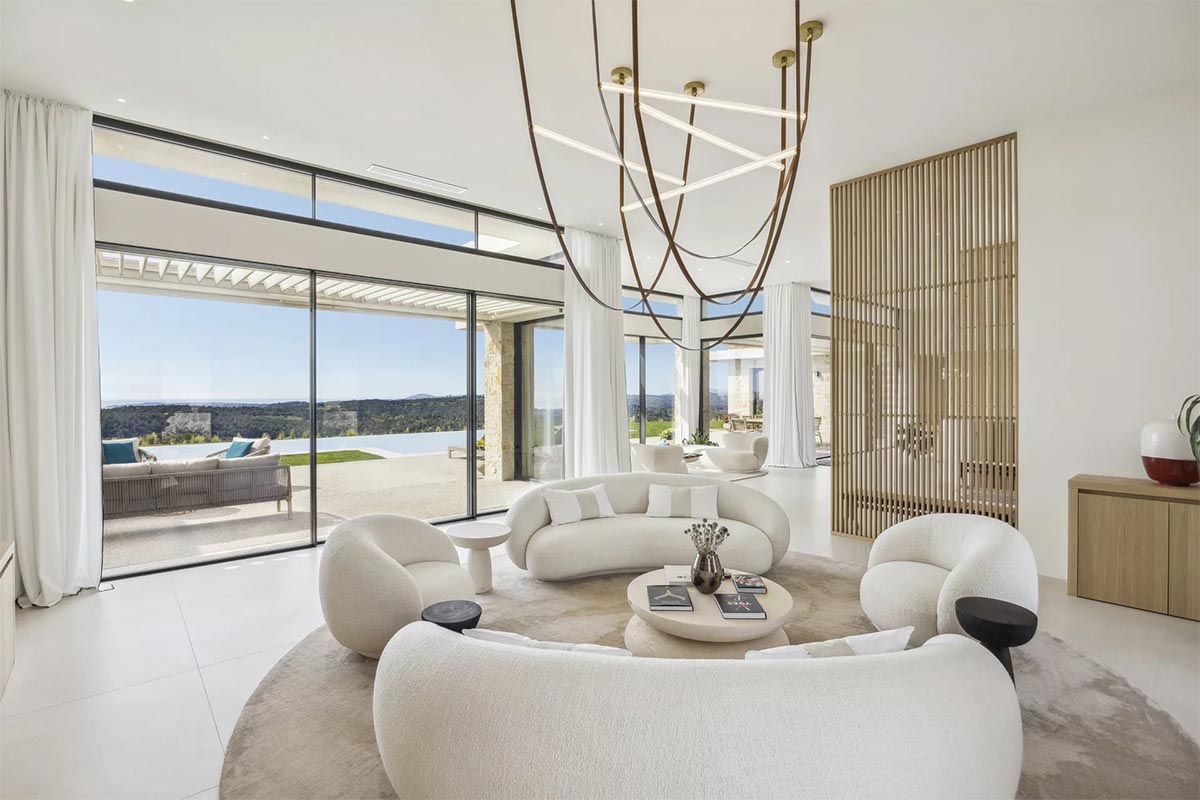 contemporary villa roquefort les pins provençale | Beauchamp Estates