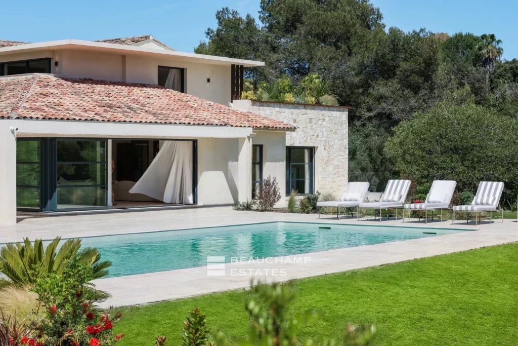 Villa d’architecte dans un cadre privé