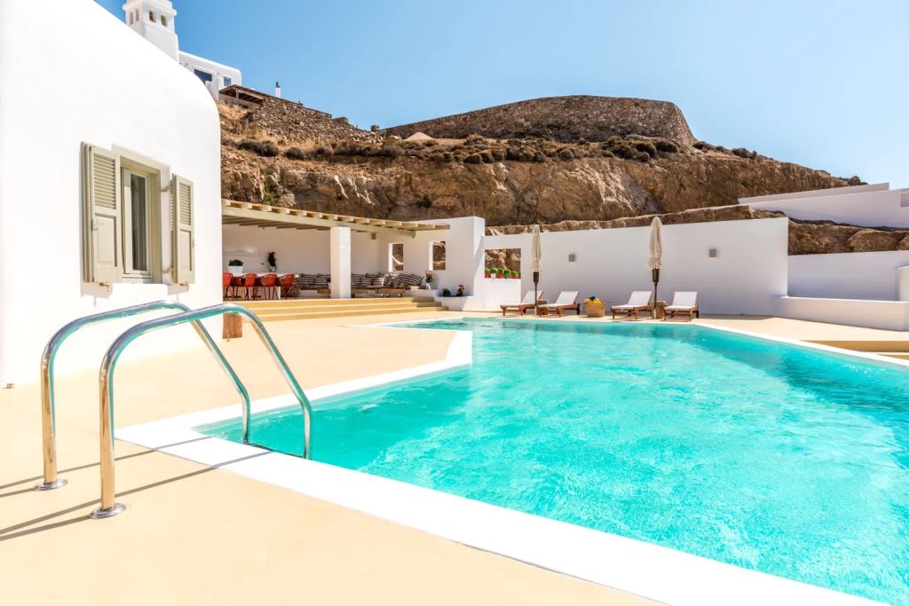 Villa Floriana | A bohemian villa in Ftelia