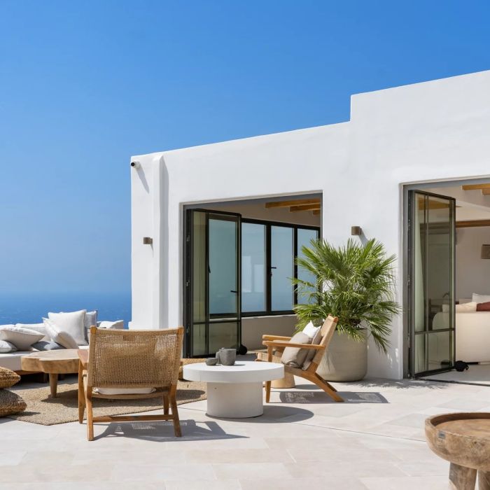 Villa Kyanos – An amazing villa overlooking the Aegean Sea