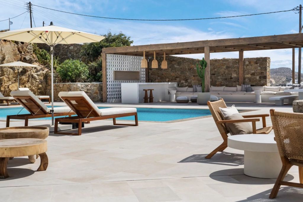 Villa Kyanos | An amazing villa overlooking the Aegean Sea