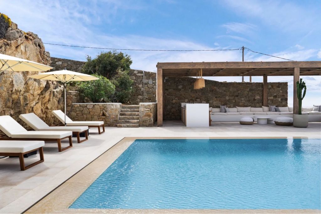 Villa Kyanos | An amazing villa overlooking the Aegean Sea