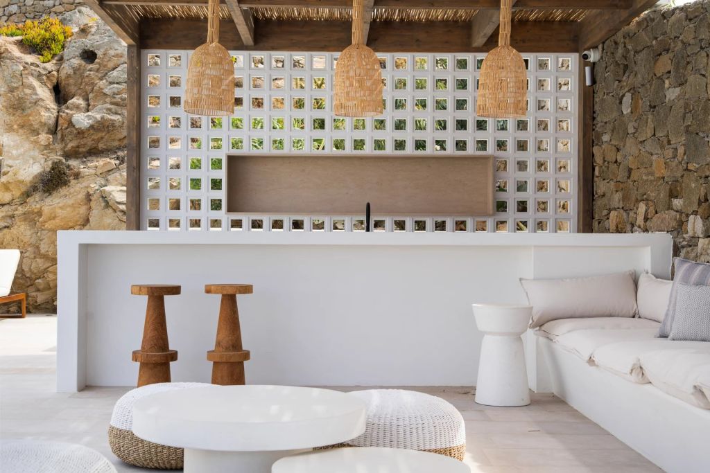 Villa Kyanos | An amazing villa overlooking the Aegean Sea