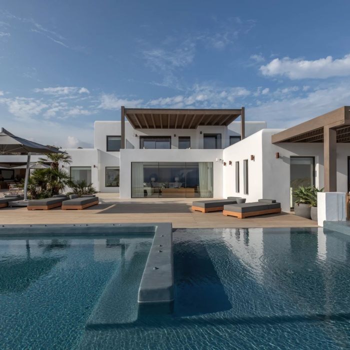 Villa Lithos | A magnificent 10 bedroom Villa in Mykonos
