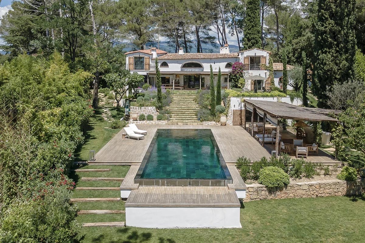 Neo Provençale villa Mougins | Beauchamp Estates