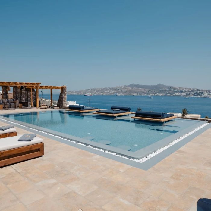Villa Ocean Black | A breath-taking seafront villa