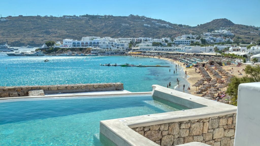 Villa Olivia | A seafront villa in a wind-sheltered location