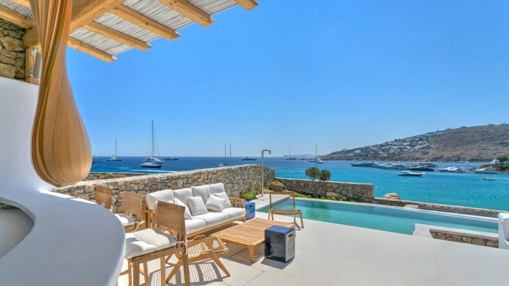 Villa Olivia | A seafront villa in a wind-sheltered location