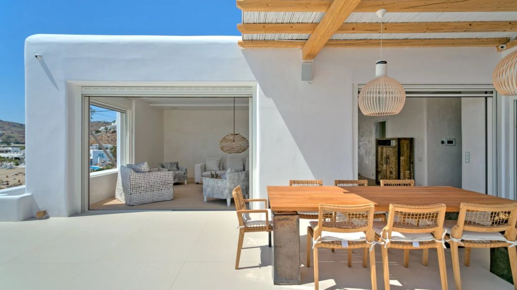 Villa Olivia | A seafront villa in a wind-sheltered location