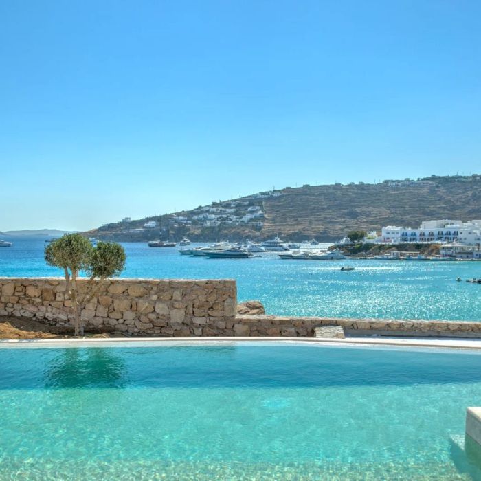 Villa Olivia | A seafront villa in a wind-sheltered location