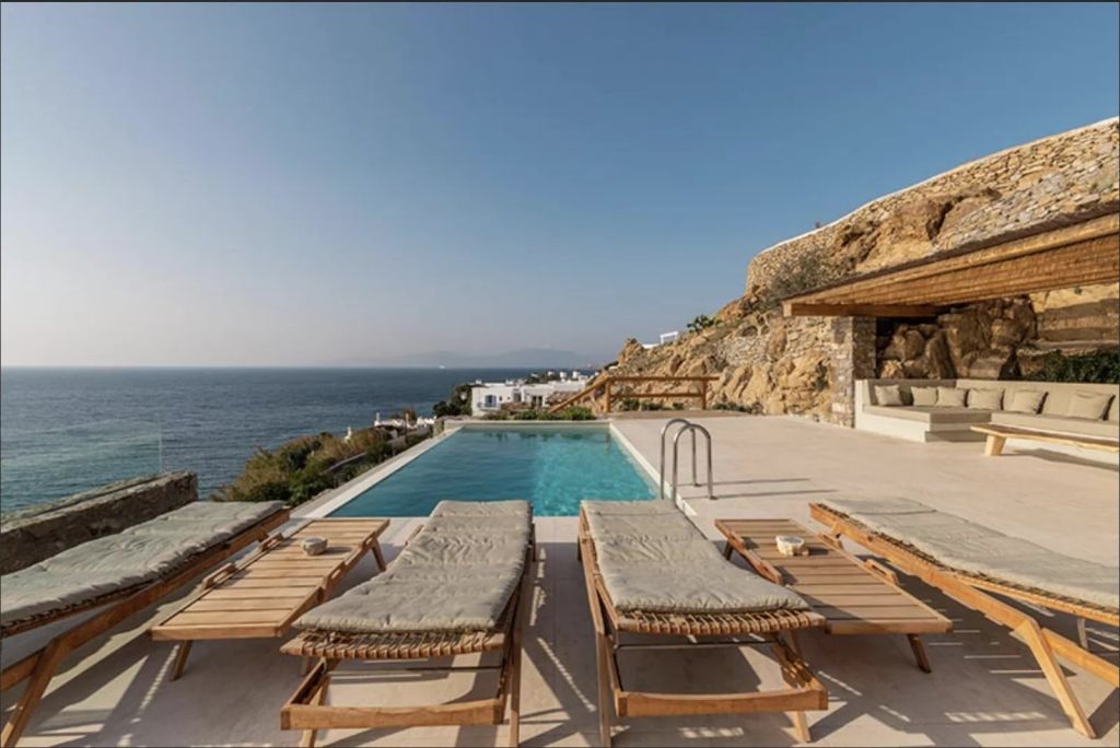 Villa Ostria I & II | A stylish villa walking distance to Mykonos Town