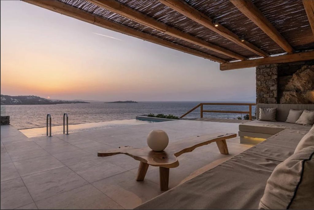 Villa Ostria I & II | A stylish villa walking distance to Mykonos Town