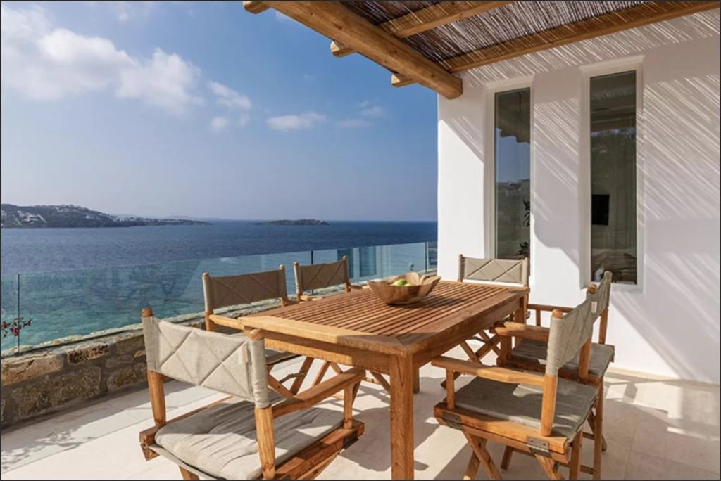Villa Ostria I & II | A stylish villa walking distance to Mykonos Town