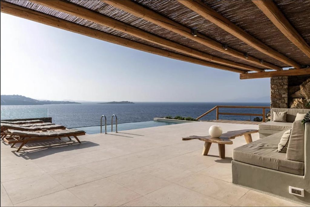 Villa Ostria I & II | A stylish villa walking distance to Mykonos Town