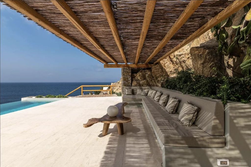 Villa Ostria I & II | A stylish villa walking distance to Mykonos Town