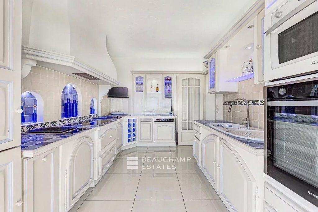 Villa provençale – 4 bedrooms – sea view on Capitou hill in Mandelieu