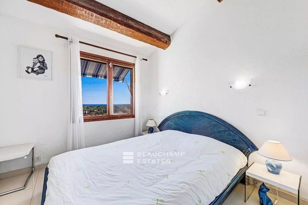 Villa provençale – 4 bedrooms – sea view on Capitou hill in Mandelieu